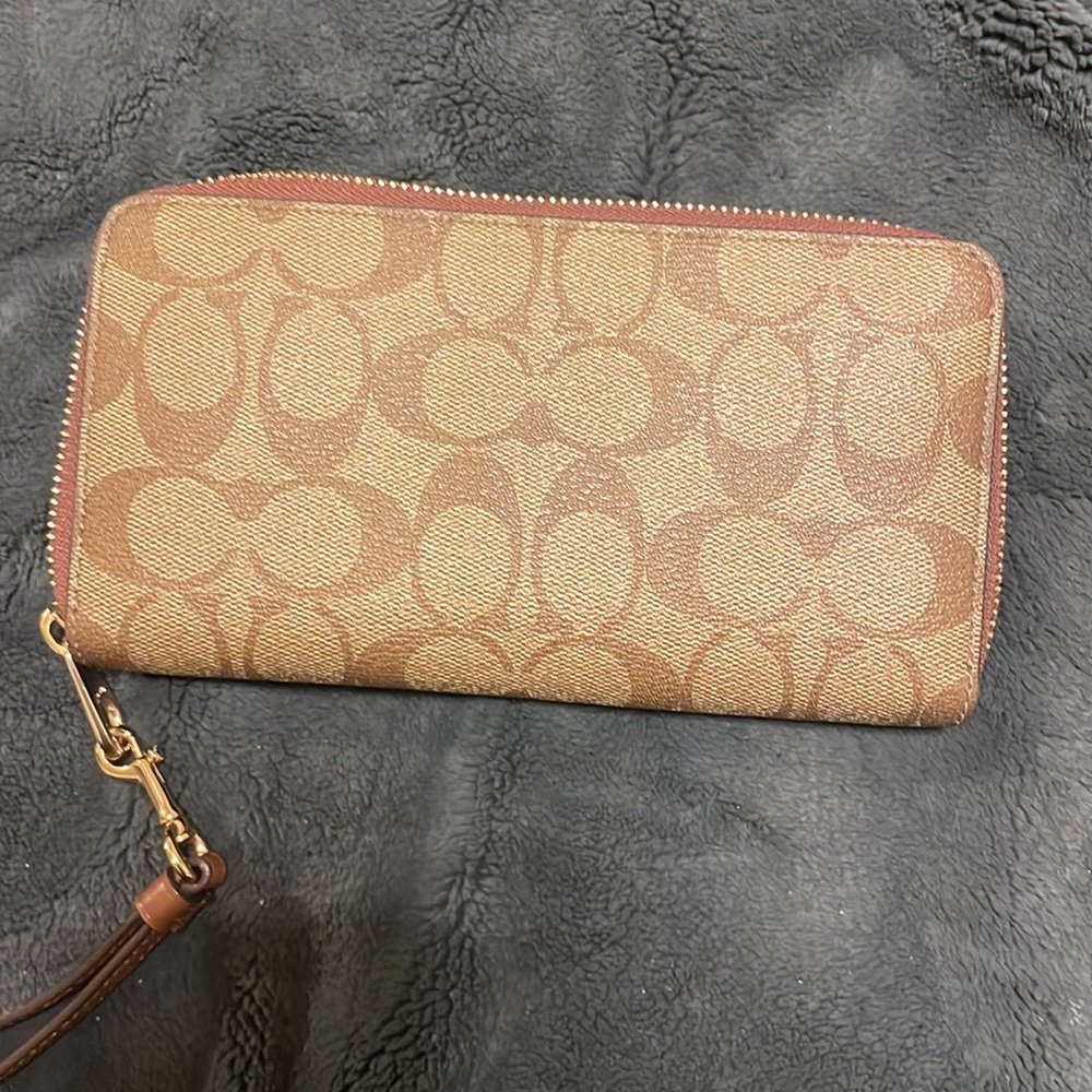 Coach Wallet - Picture 3 of 3